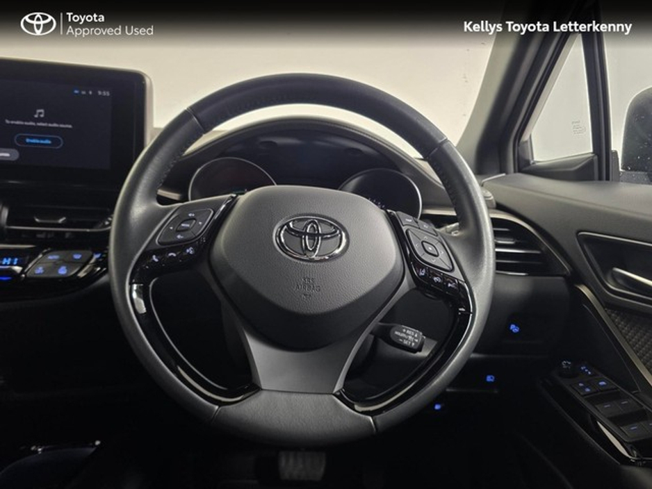 2023 Toyota C-HR - image 8