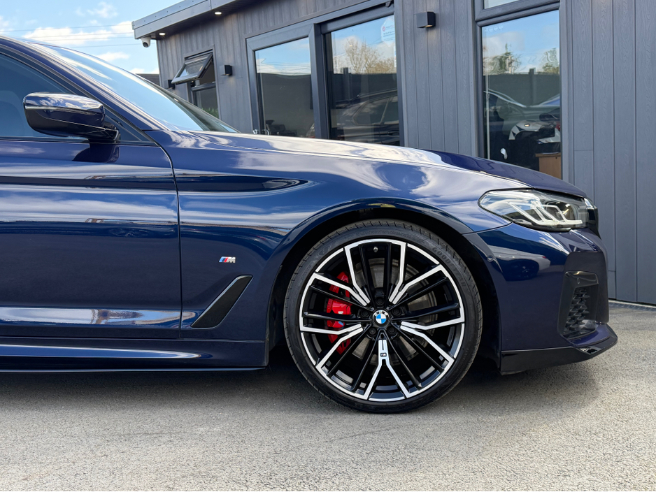 2022 BMW 5 Series - image 16