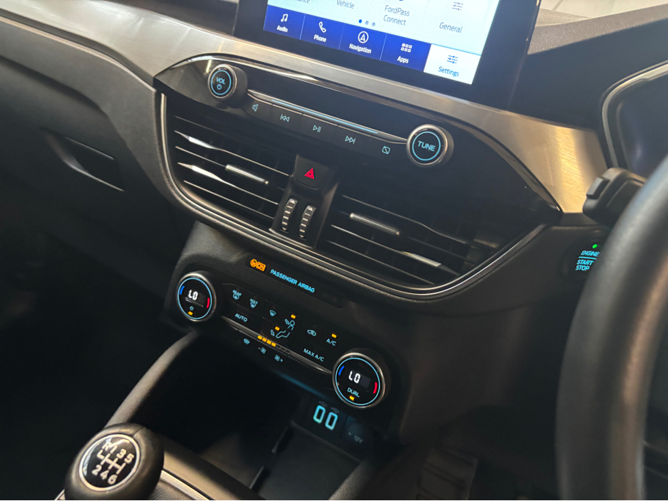 2021 Ford Kuga - image 14