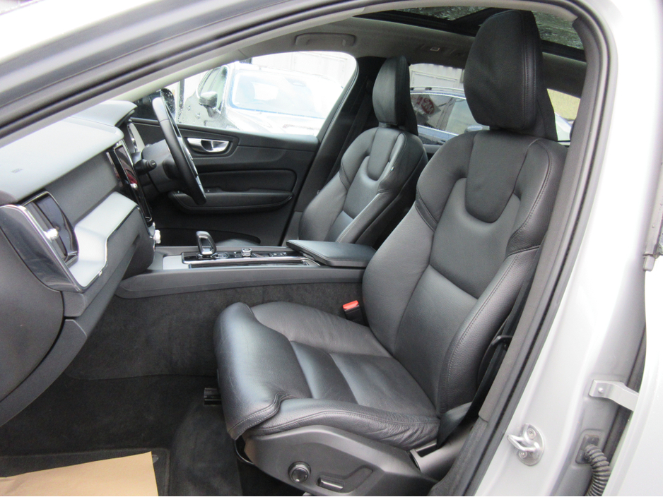 2023 Volvo XC60 T6 PHEV PLUS DARK AWD AUTO - PAN ROOF - FINANCE & SCRAPPAGE AVAILABLE €39,895