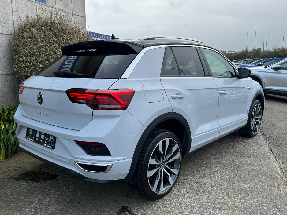 2021 Volkswagen T-Roc - image 4