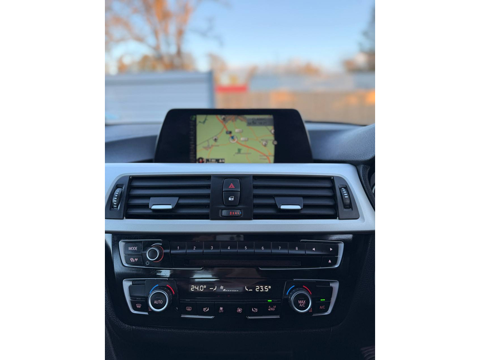 2017 BMW 3 Series - image 48