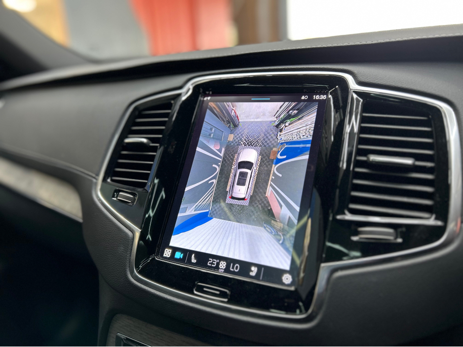 2022 Volvo XC90 - image 18