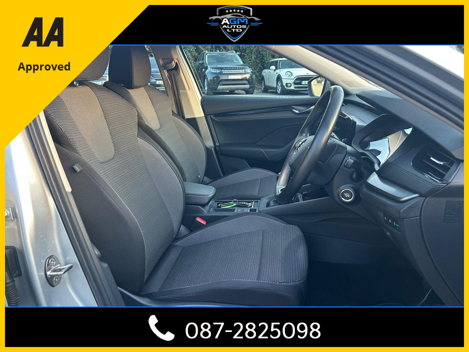 2022 Skoda Octavia - image 10