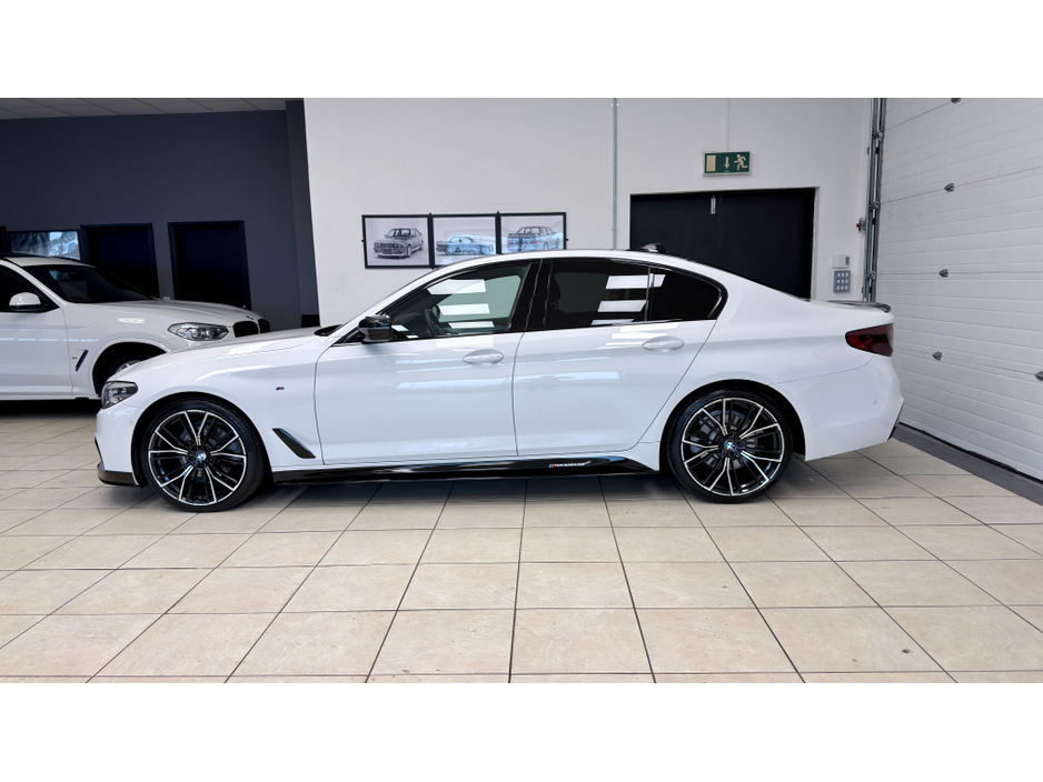 2020 BMW 5 Series - image 14