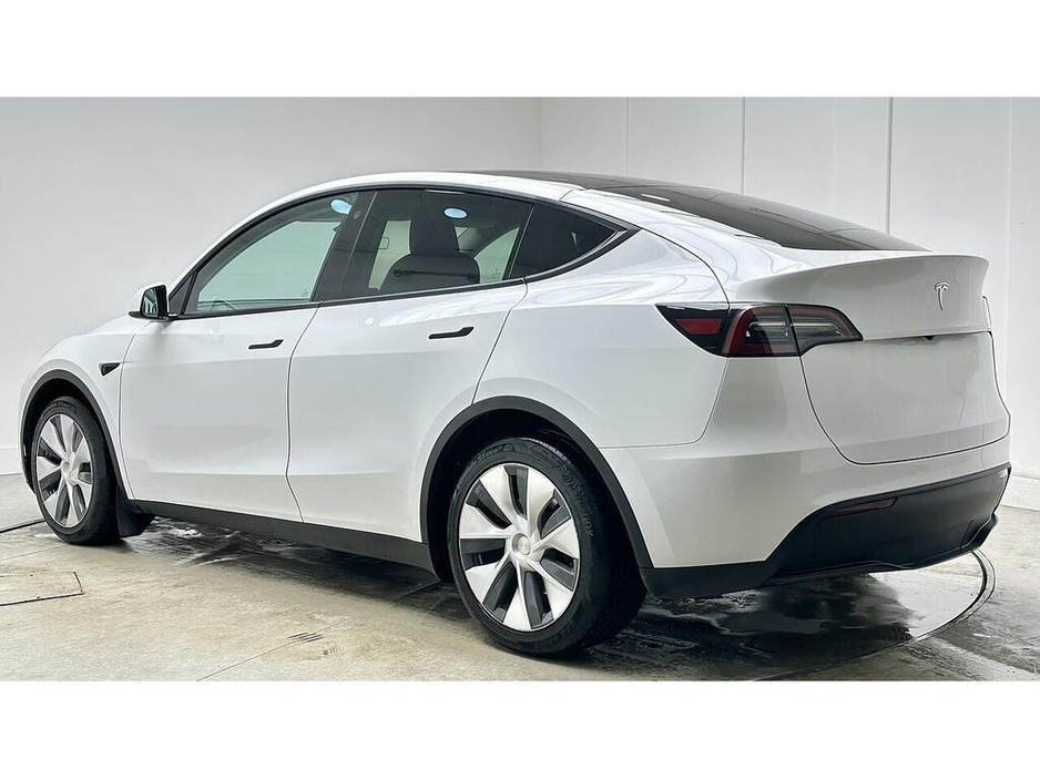 2022 Tesla Model Y - image 2