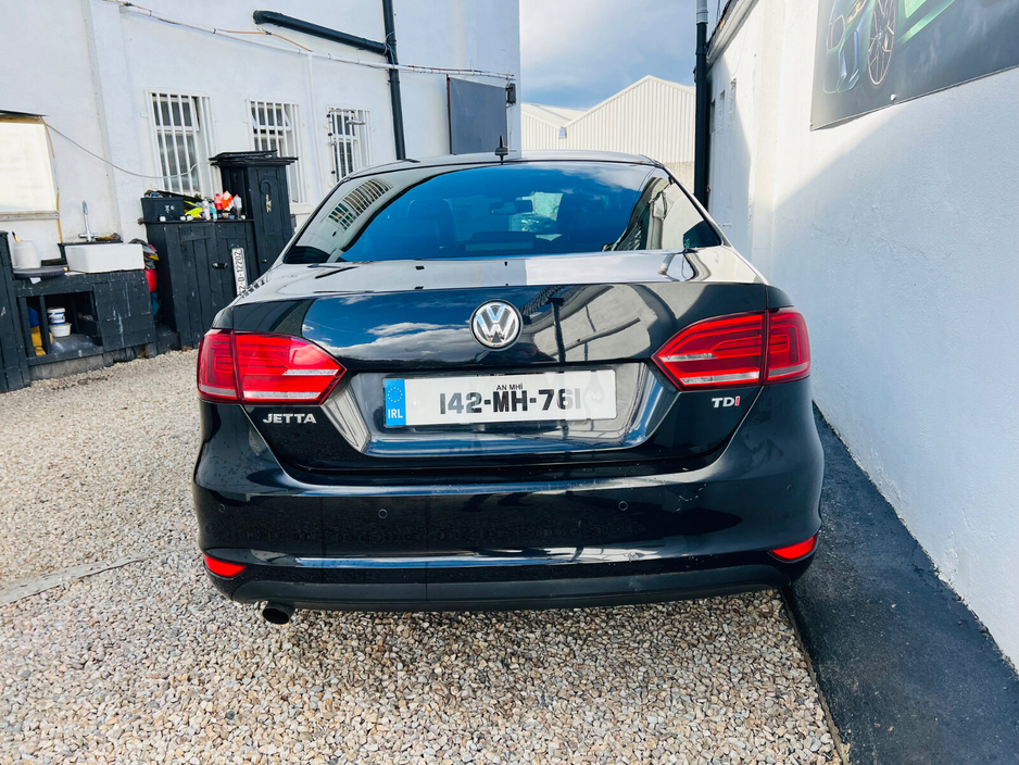 2014 Volkswagen Jetta - image 4