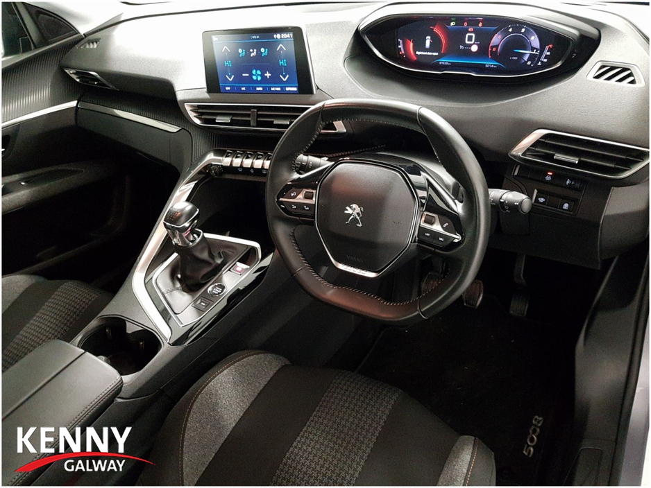 2022 Peugeot 5008 - image 20