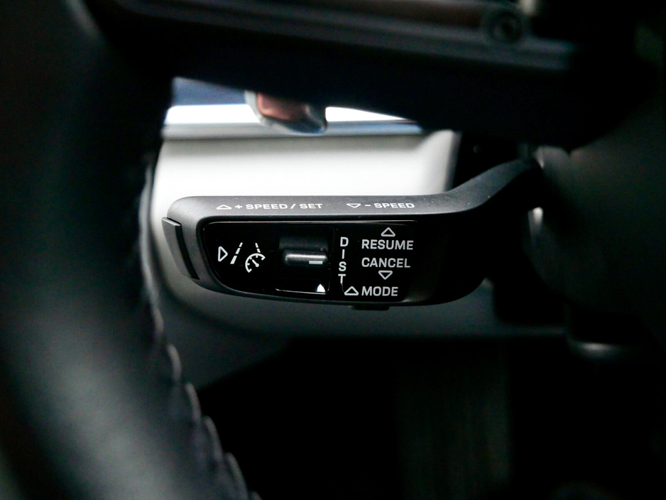 2023 Porsche Panamera - image 30