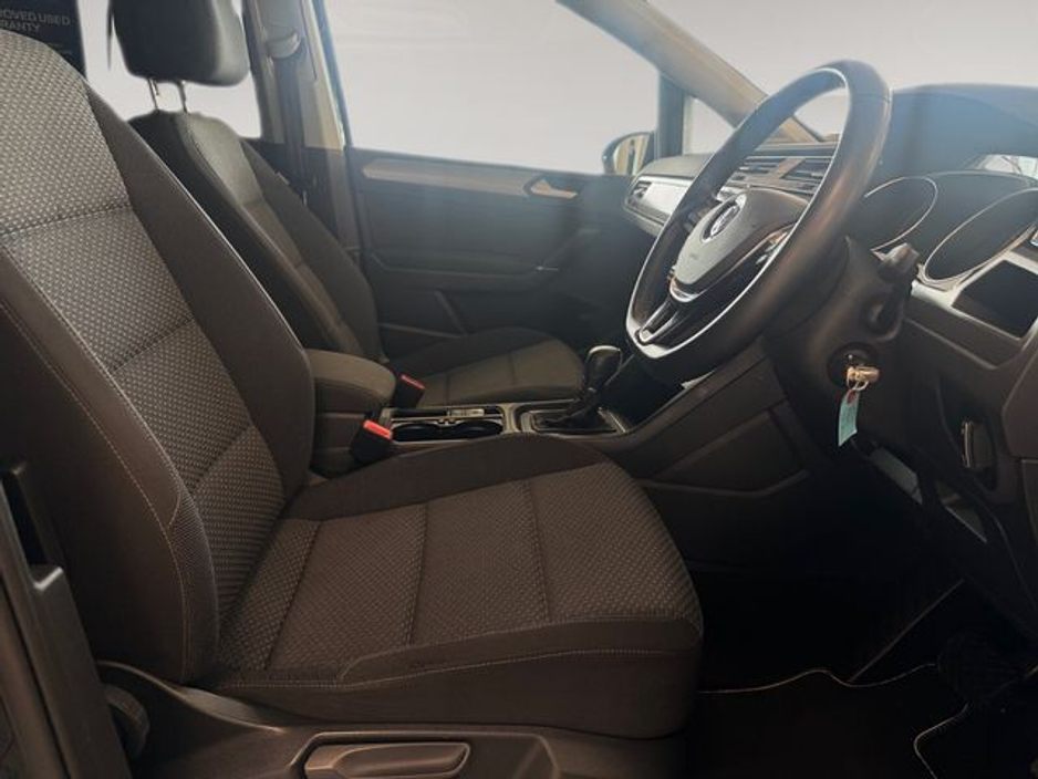 2018 Volkswagen Touran - image 11