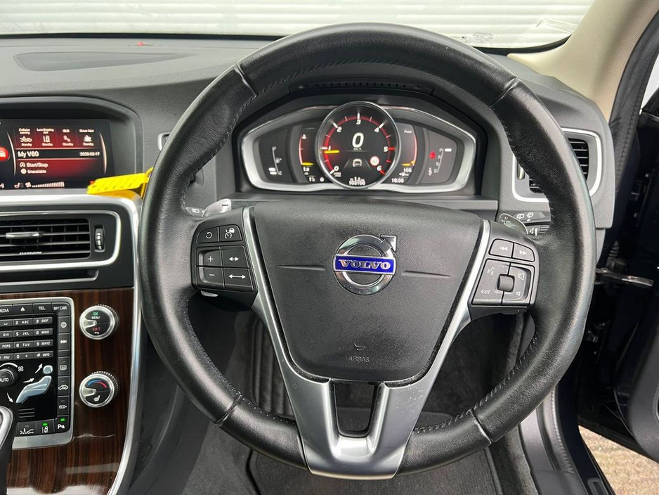2018 Volvo V60 D4 CLASSIC 2.0 D // SERVICE HISTORY // OPENING SUNROOF // ADAPTIVE CRUISE CONTROL €19,950