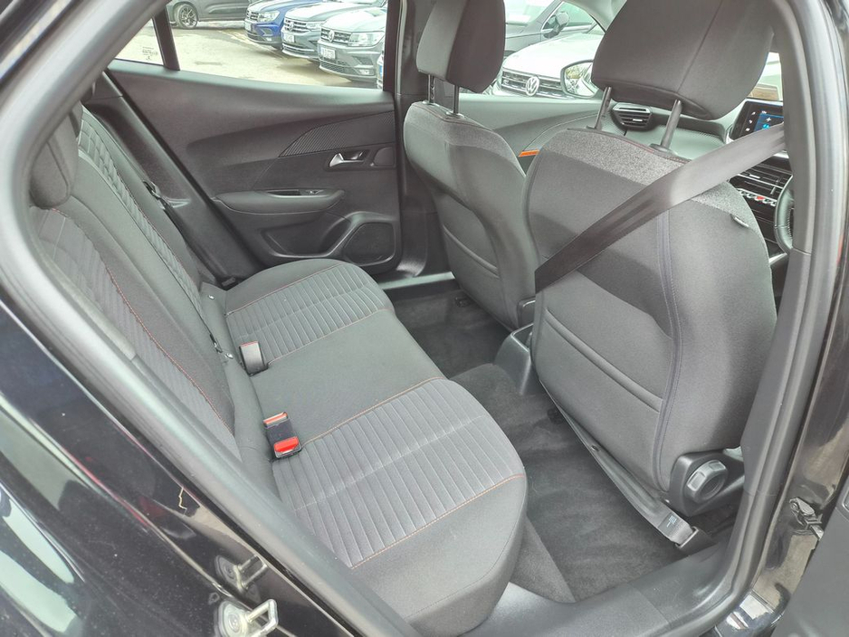 2022 Peugeot 2008 - image 4