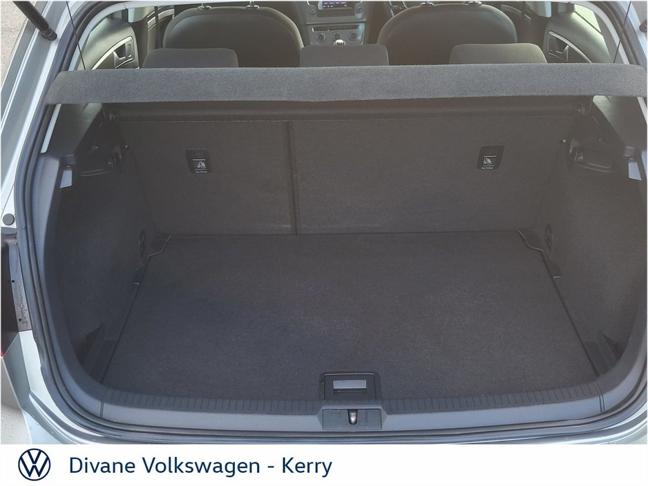 2013 Volkswagen Golf - image 8