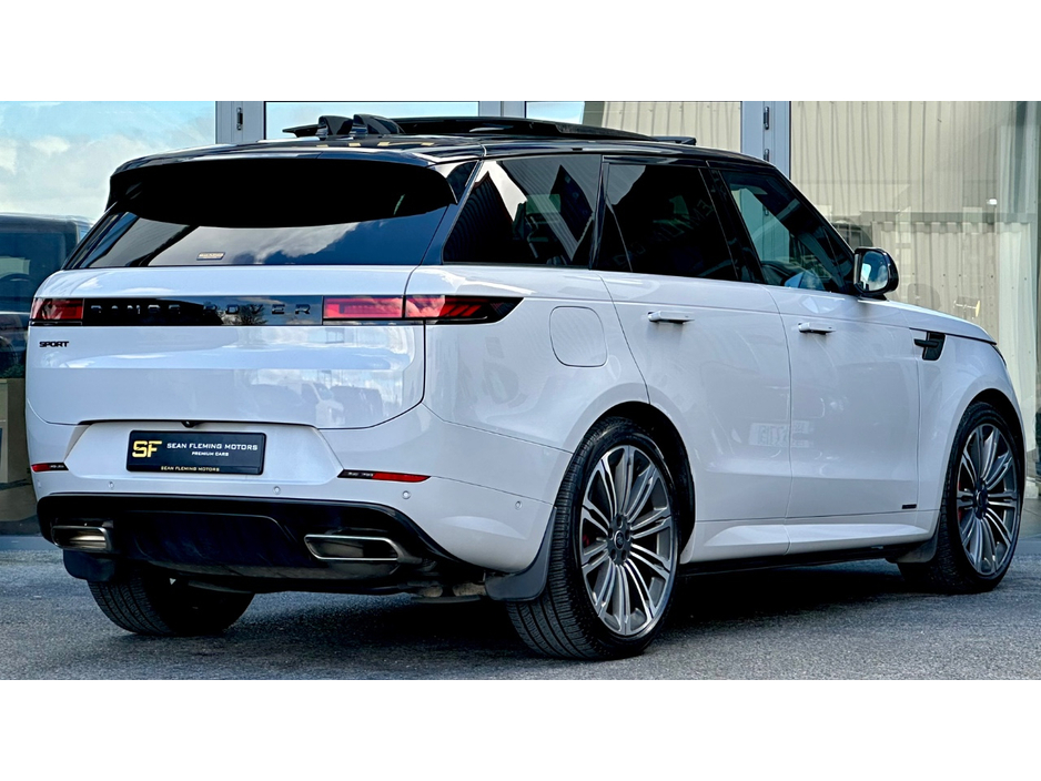 2024 Land Rover Range Rover Sport - image 3