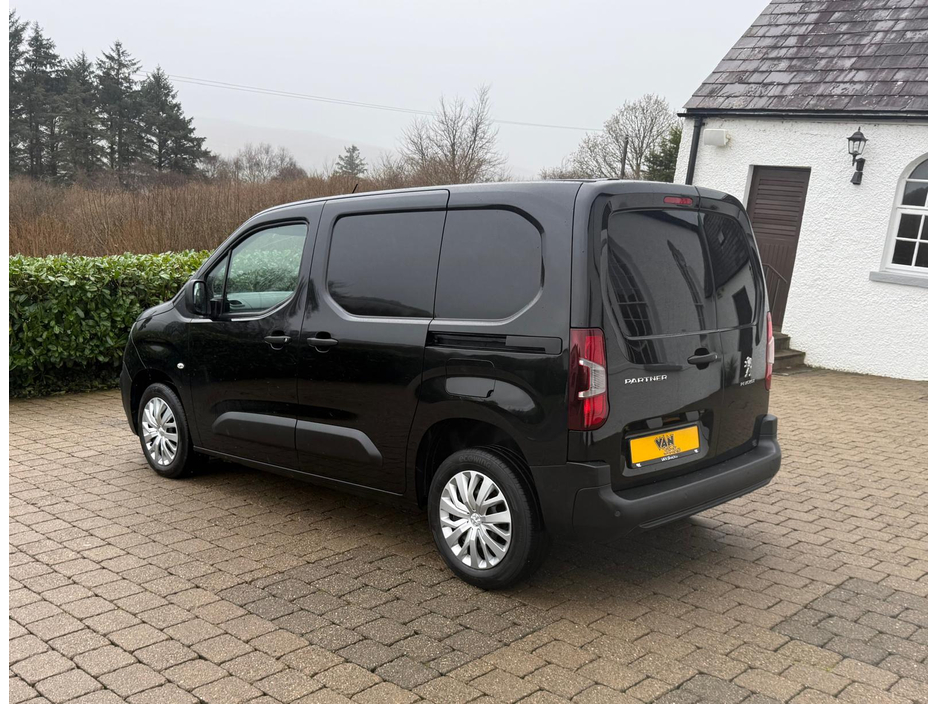 2022 Peugeot Partner PROFESSIONAL PLUS NO VAT! €18,750