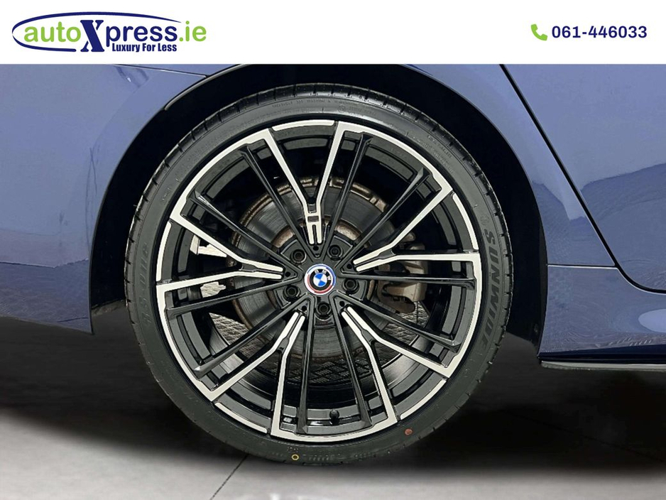 2018 BMW 5 Series - image 21