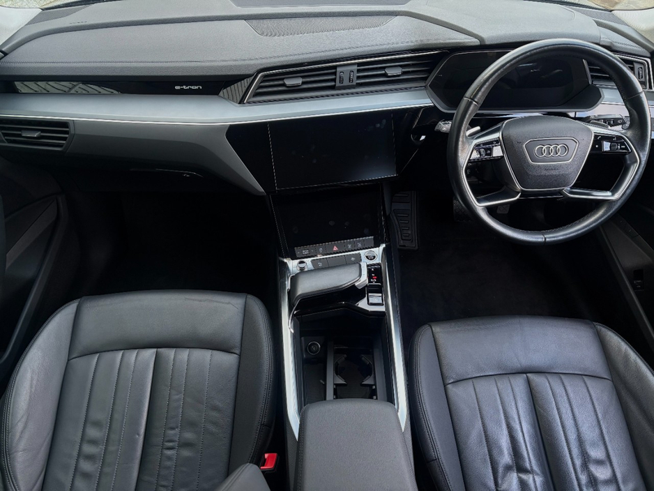 2021 Audi e-tron - image 10