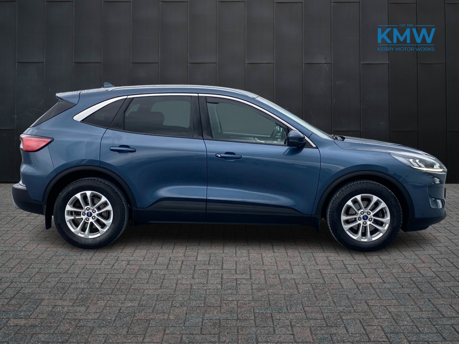 2021 Ford Kuga - image 4