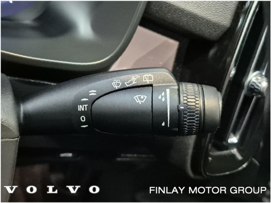 2023 Volvo XC40 BEV 231hp Ultimate 69kw Pan Roof , Heated Steering Wheel & Seats €36,950