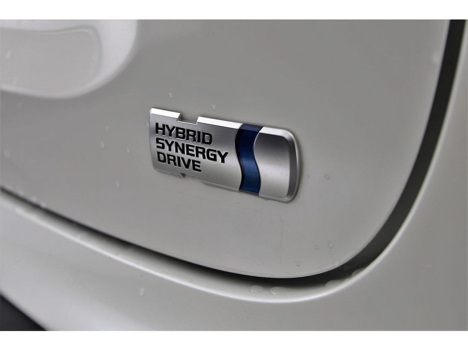 2022 Toyota Yaris Cross - image 16