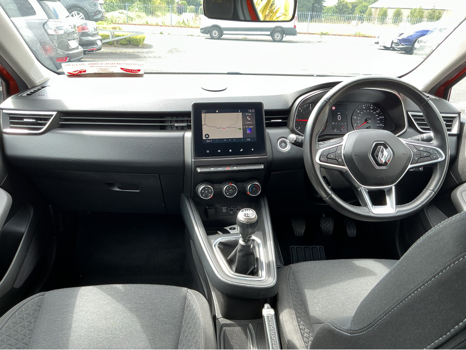 2020 Renault Clio - image 12