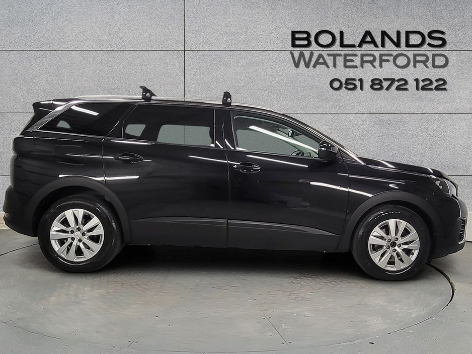 2020 Peugeot 5008 - image 3