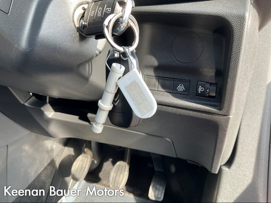 2024 Citroen C4 - image 14