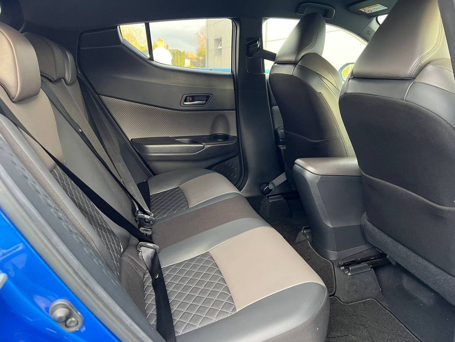 2019 Toyota C-HR 1.8 HYBRID // SERVICE HISTORY // TOP VIEW PARKING CAMERAS // DUAL ZONE CLIMATE CONTROL €19,900