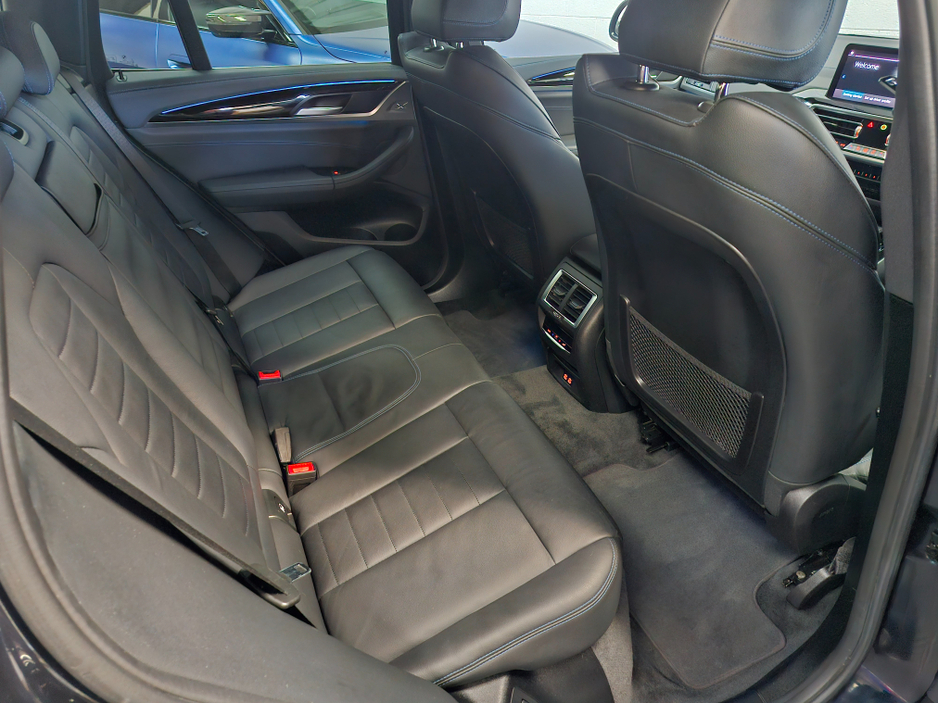 2023 BMW iX3 - image 7