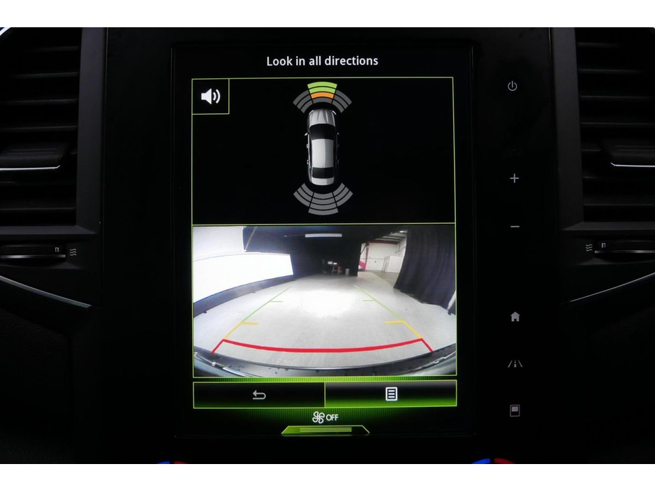 2018 Renault Megane - image 21