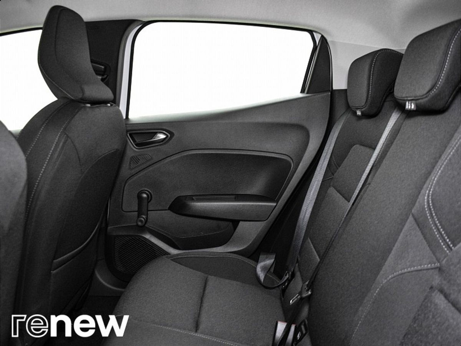 2022 Renault Clio - image 11