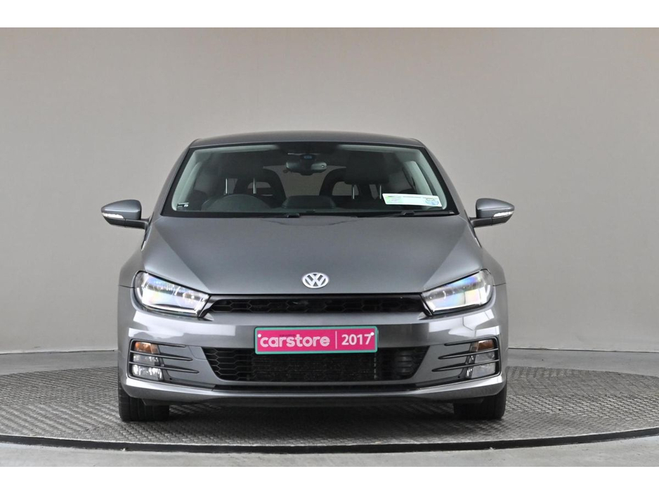 2017 Volkswagen Scirocco - image 2