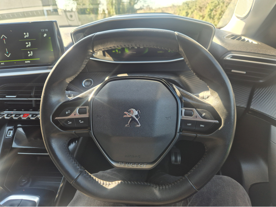 2022 Peugeot 2008 - image 13