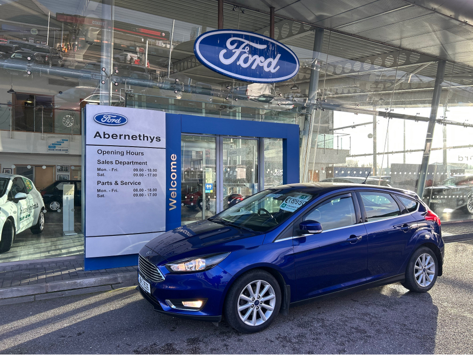 2018 Ford Focus - image 9