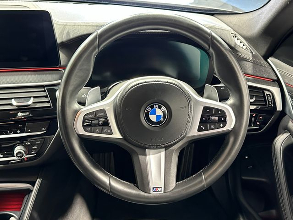 2020 BMW 5 Series - image 12