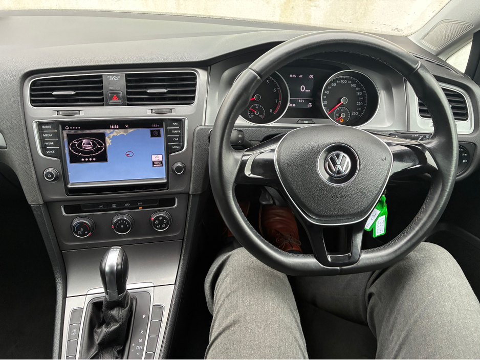 2016 Volkswagen Golf - image 20