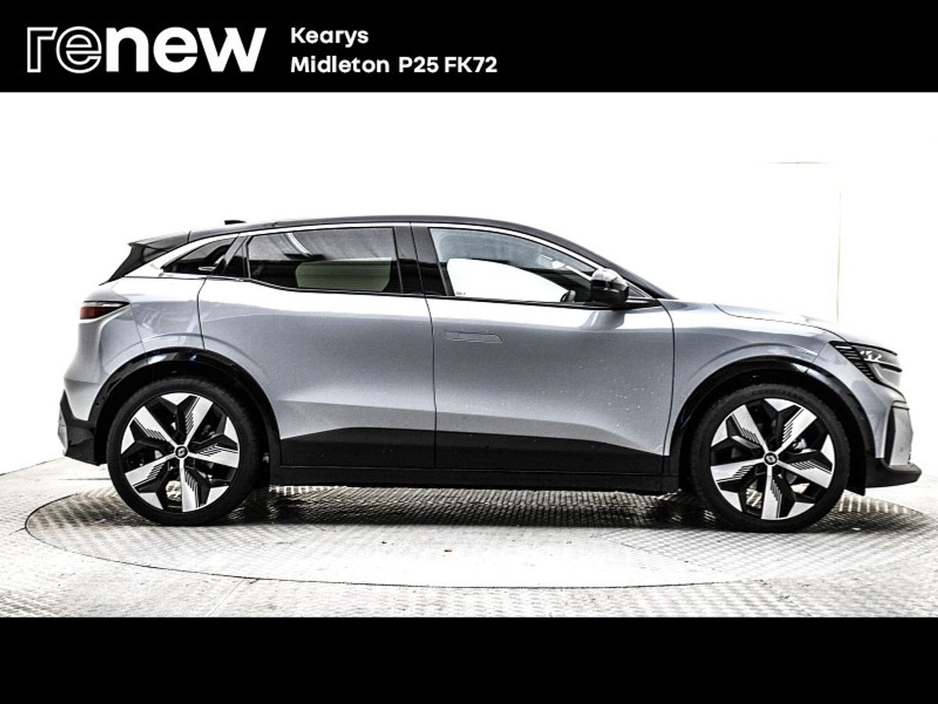 2024 Renault Megane E-Tech - image 14