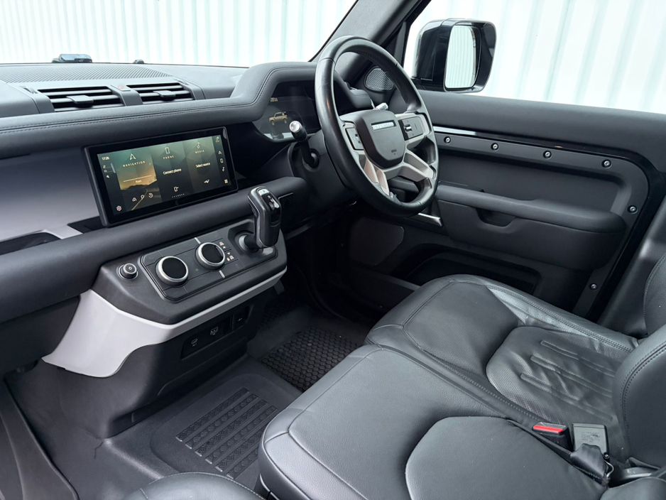 2021 Land Rover Defender - image 14