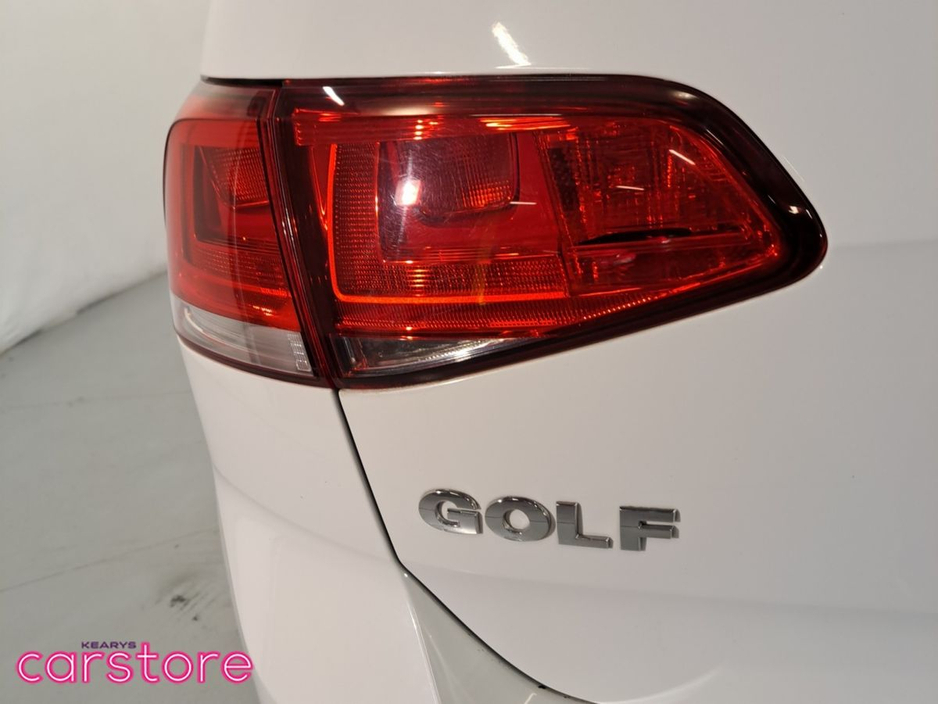 2016 Volkswagen Golf - image 20