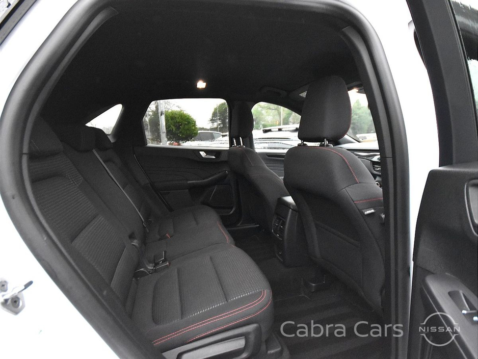 2022 Ford Kuga - image 11