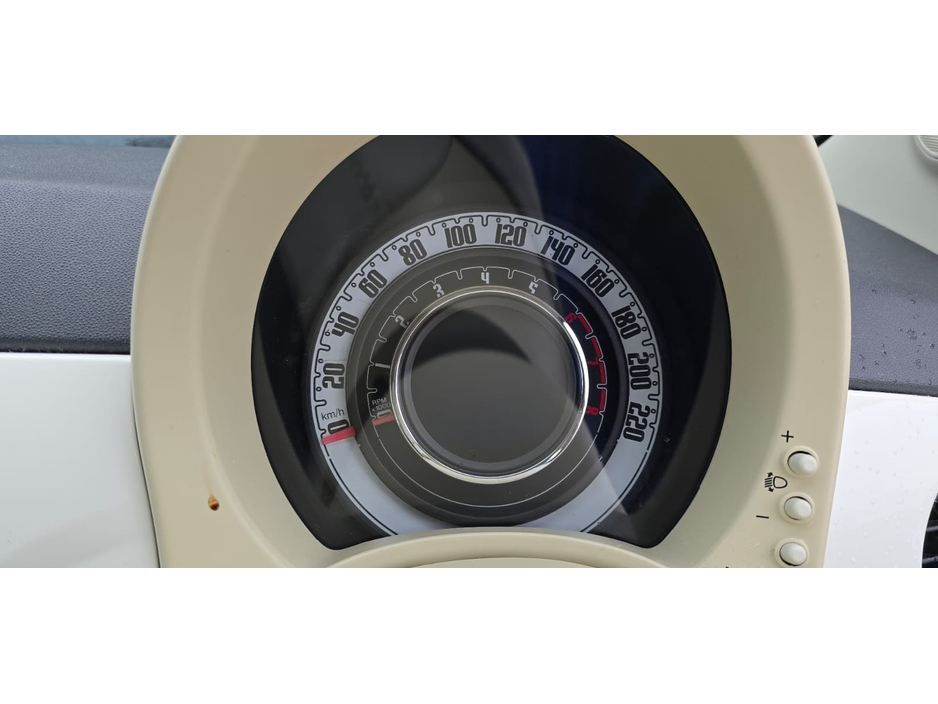 2015 Fiat 500 - image 17