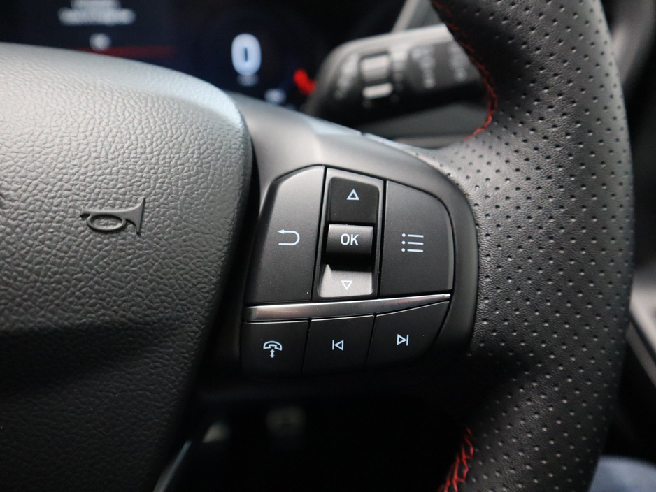 2025 Ford Kuga - image 16