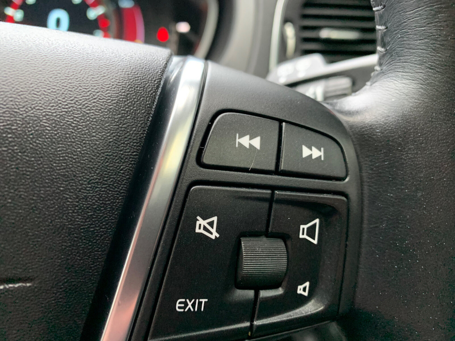 2014 Volvo V40 VOLVO V40 1.6 T4 180 BHP AUTO R-DESIGN // VERY LOW MILEAGE // EXCELLENT CONDIITION // TIMING BELT/WATE PUMP REPLACED // €9,950