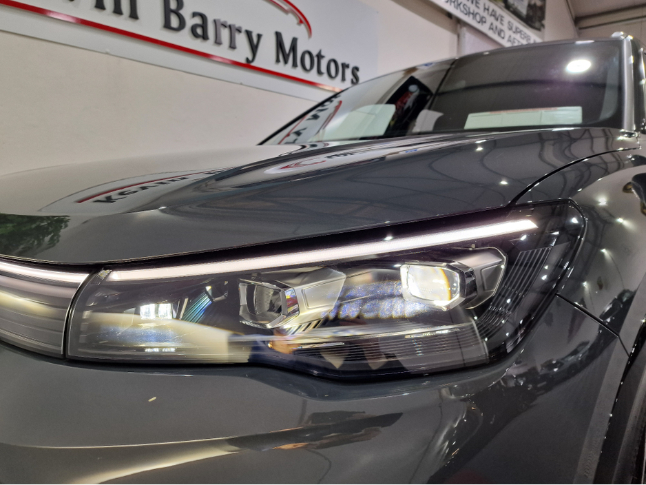 2025 Volkswagen Tiguan 1.5TSi PHEV R-LINE AUTOMATIC **ONE OWNER / NEW MODEL / APPLE CARPLAY / ADAPTIVE CRUISE CONTROL / BLIND SPOT ASSIST / HEATED & MASSAGE FRONT SEATS / HEATED STEERING WHEEL / WIRELESS PHONE CHARGING** €50,900