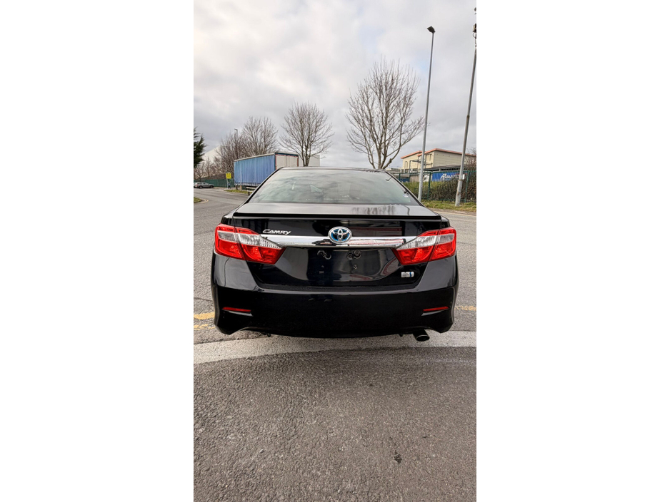 2012 Toyota Camry - image 8