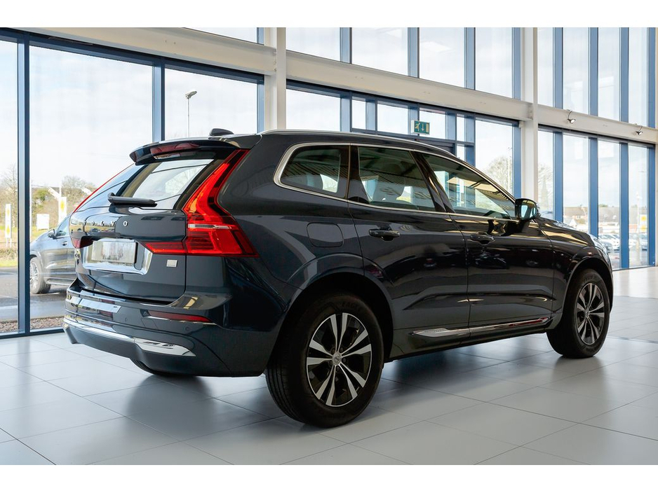 2023 Volvo XC60 - image 10
