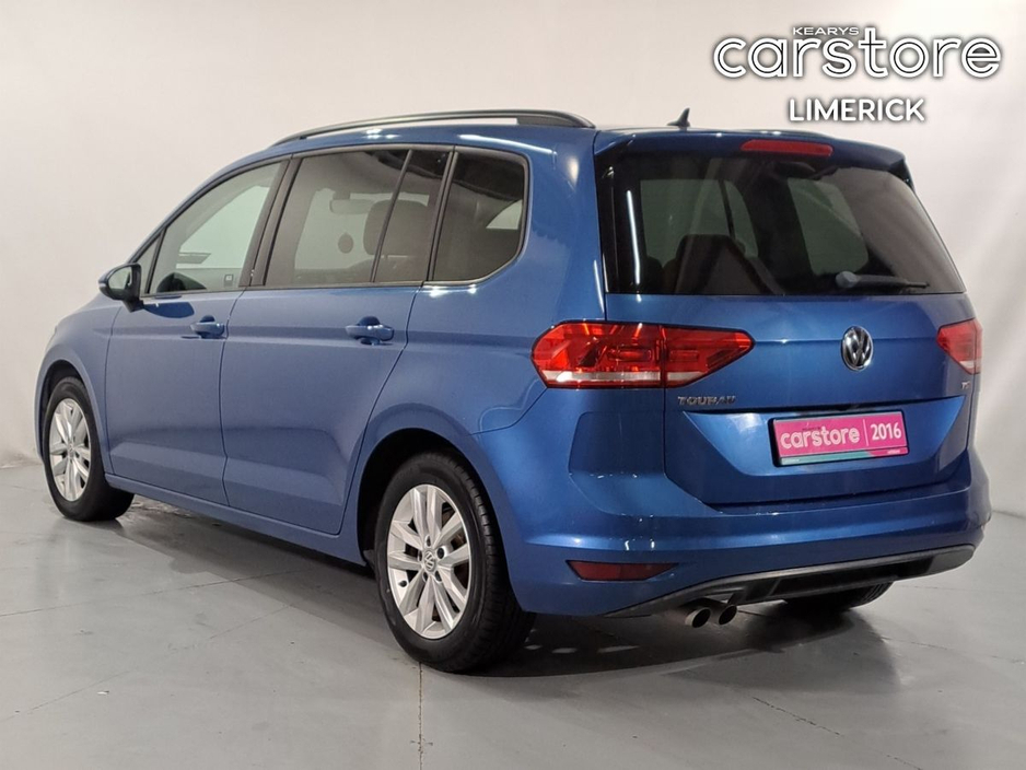 2016 Volkswagen Touran - image 5