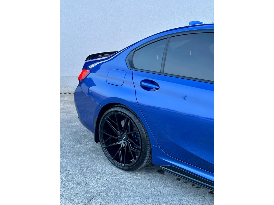 2019 BMW 3 Series - image 8