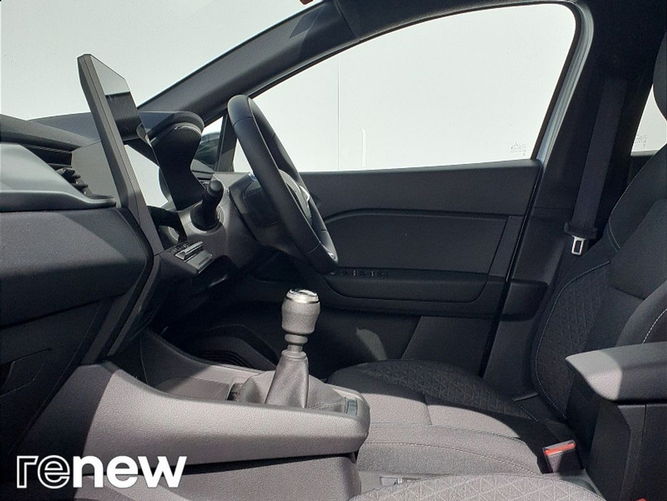 2025 Renault Captur - image 5