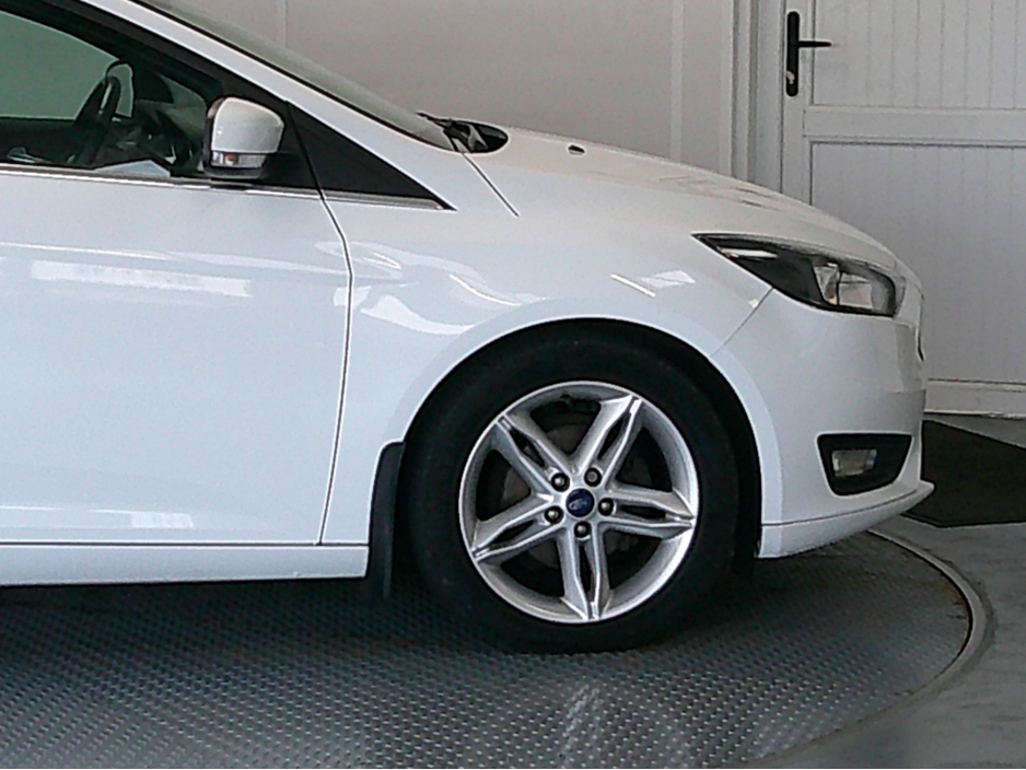 2017 Ford Focus - image 22